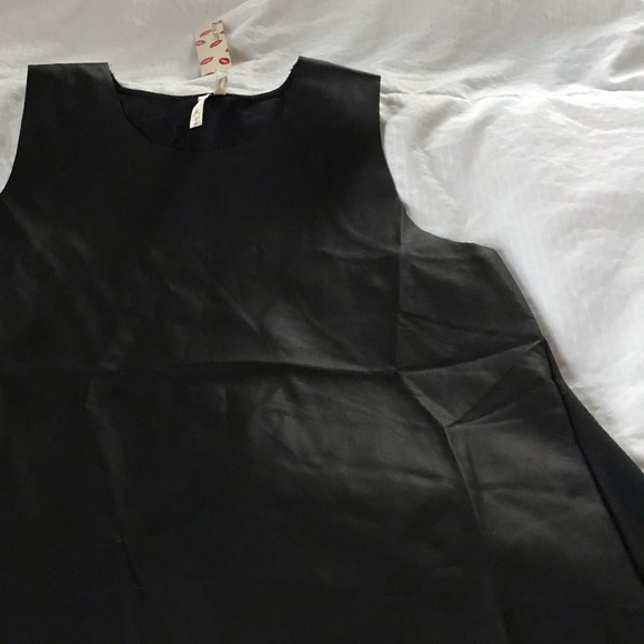 🌿1 LEFT!💥 Last Kiss Pleather Front Tank Top - Picture 6 of 6